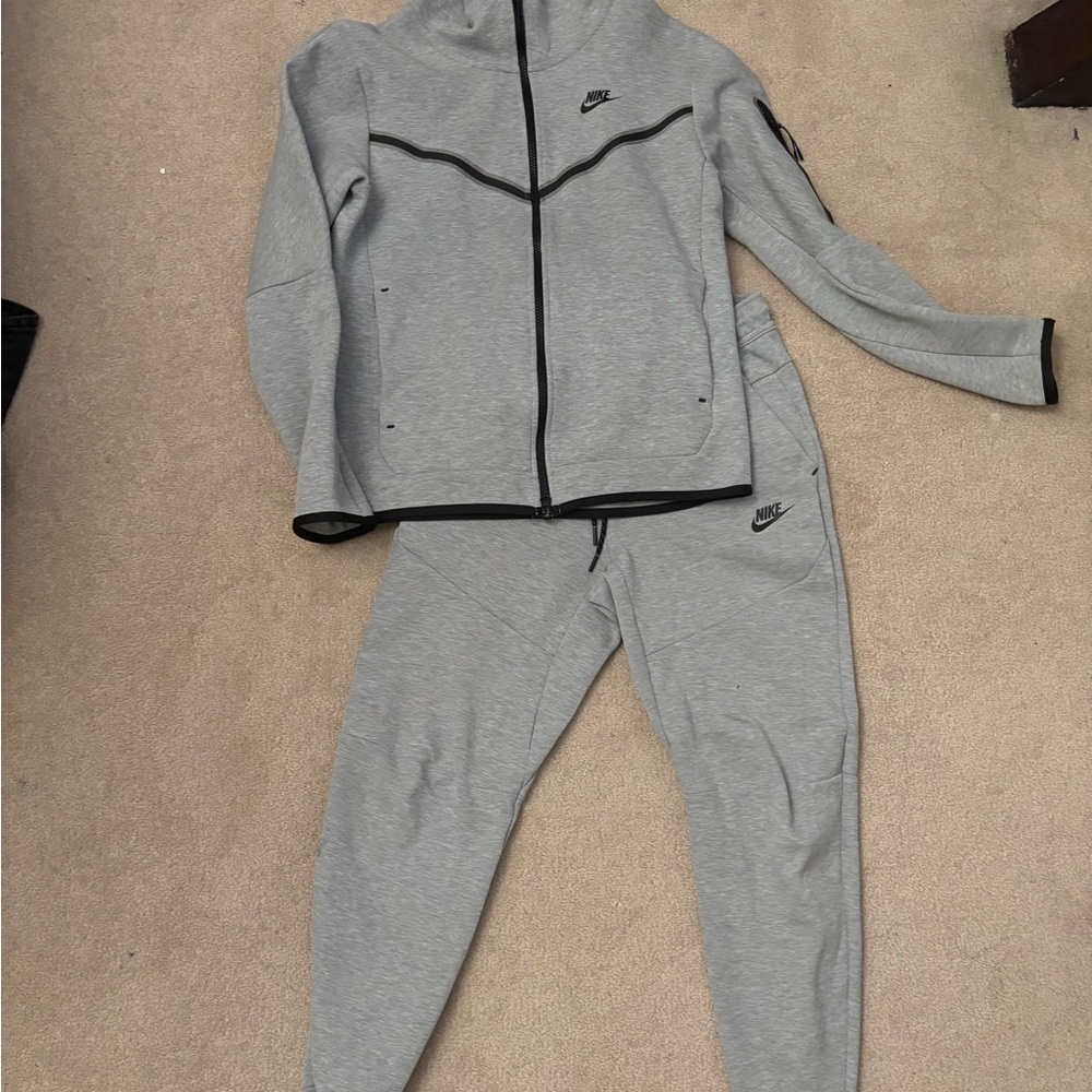 Nike Heather Gray Joggers with Black Drawstring